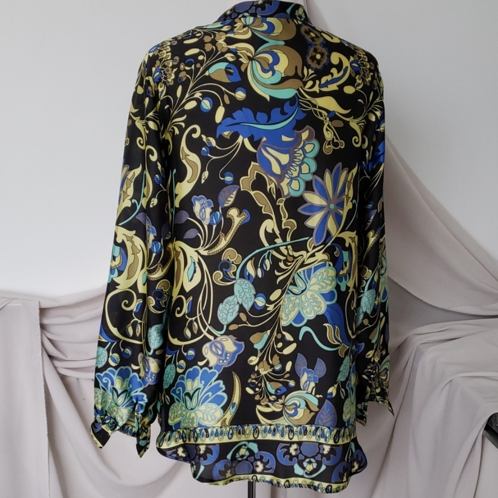 Patterned Blouse - Picture 2 of 3